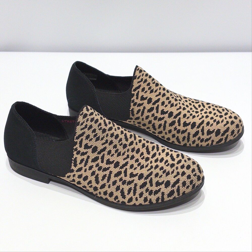 Skechers Cleo Prep Chic Cheetah Slip On Loafer Shoes Flats Women 8.5 Light Wear